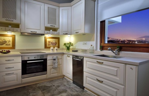 Anafiotika Villa | Outstanding Athens Apartment | Karyatis Luxury Maisonette | 3 Bedrooms |.