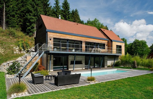 Husseren-Wesserling Ski Chalet | OUTSTANDING CONTEMPORARY CHALET IN A BRIGHT QUIET