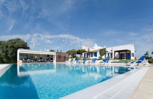 Lagos Villa | Outstanding Lagos Villa | 6 Bedrooms | Villa Alfarrobeira | Stunning Sea &.