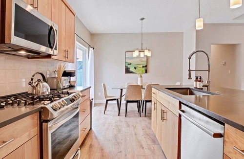 Meridian House | Outstanding Meridian 3 Bedroom Custom Home in Central Meridian