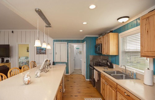 Crystal Beach House | Outstanding Oceanview Oasis*Steps from Beach*3BR