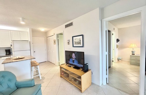 Fort Pierce Condo | OV 124 Tennis Court View Condo-Paradise Vacation Rental in Ocean Village