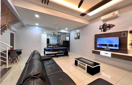 Kampung Bakau House | OV 4 bedrooms, family 10-14 pax homestay