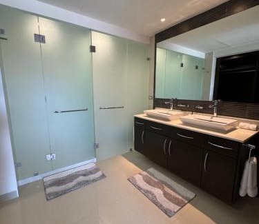 Jimenez Apartment | OV Casa Regia 324 N condo