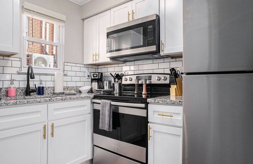 East Ocean View Apartment | OV Mosaic Sunset Suite