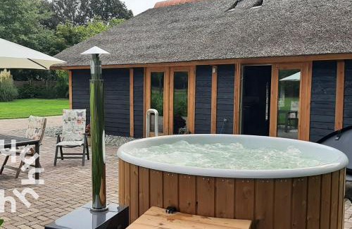Sint Jansklooster House | OV575 - Landelijk gelegen 2P vakantiehuis met hottub in Sint-Jansklooster