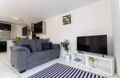 Patchway House | Overdrive rd - Long Stay Contractors by ShortStayUK