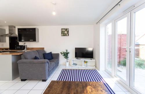 Patchway House | Overdrive rd - Long Stay Contractors by ShortStayUK