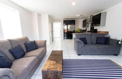 Patchway House | Overdrive rd - Long Stay Contractors by ShortStayUK