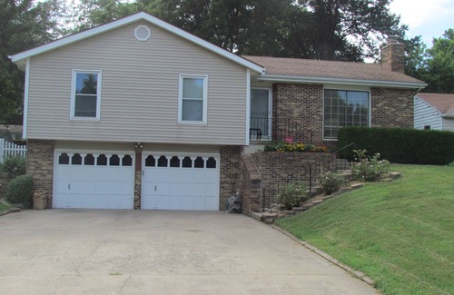 Overland Park House | Overland Park Home-3 bdrm/2 bath-Double Car Garage-video tour-3rd picture