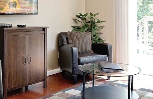 Lenexa House | Overland Park ( I 35, Hwy. 69, and 87 th St. )