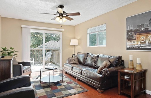 Lenexa House | Overland Park ( I 35, Hwy. 69, and 87 th St. )
