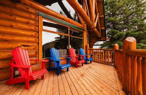 Jasper East Cabin | Overlander Mountain Lodge