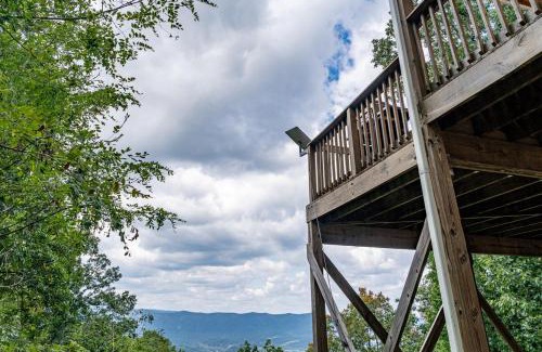 Rileyville House | Overlook Cabin Hot Tub, Amazing Views, Fireplace