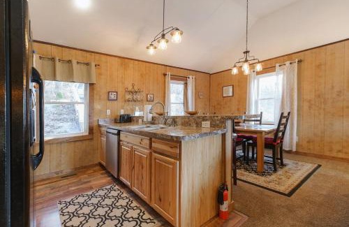 Rileyville House | Overlook Cabin Hot Tub, Amazing Views, Fireplace