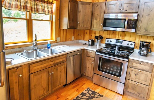 Logan Cabin | Overlook - Hosted by The Chalets