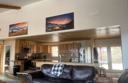Banner Elk Cabin | Overlook Lodge 5 min to slopes 5 King Master ensuites 7 bedrooms 8 baths amazing views.