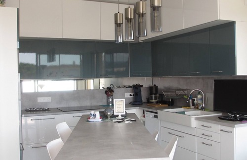 Mandelieu-La-Napoule Apartment | Overlooking the marina, close to the sea and town center, rated 3*.