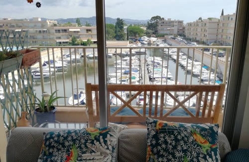 Mandelieu-La-Napoule Apartment | Overlooking the marina, close to the sea and town center, rated 3*.