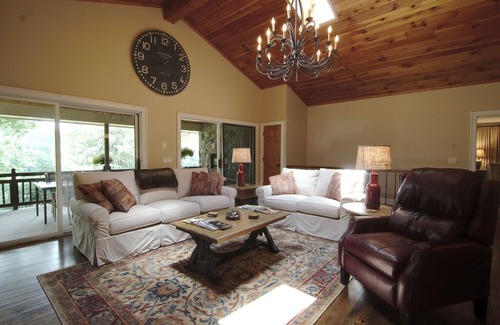 Highlands House | Overlooking HFCC Golf Course
