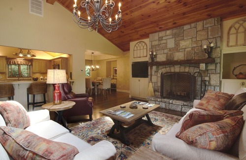 Highlands House | Overlooking HFCC Golf Course