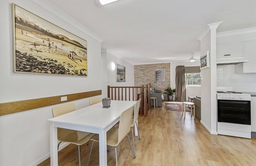 Crescent Head House | OVERLOOKING KILLICK CREEK & THE BEACH
