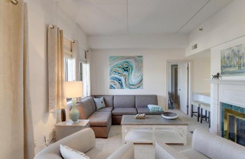 Sugar Mountain Apartment | Overlooking Ski Slopes Sugar Mountain Condo!