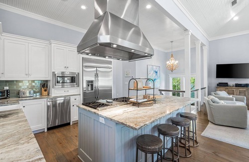 Watercolor House | Overlooks Camp WaterColor! With an LSV, Bikes, Carriage House, Porches