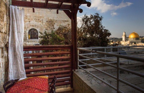 Old City Apartment | Overlooks the Kotel (Western Wall)