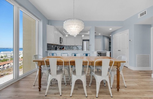 Navarre Beach Condo | Oversized 3BR/3B BEAUTIFULLY RENOVATED corner w/panoramic views of Gulf/Sound!