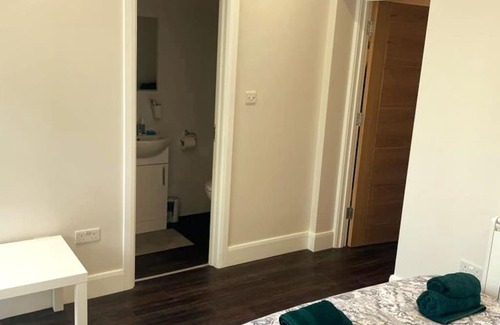 Crouch End Apartment | Ovidio's House - Peaceful flat with Terrace Relax