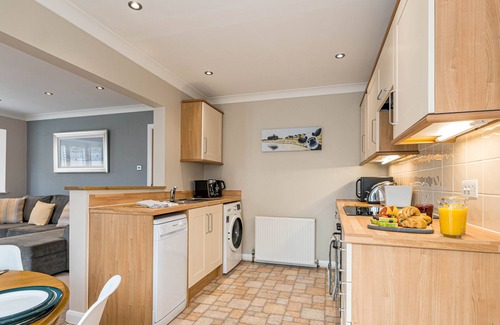 St Leonards Apartment | Owl Corner by Grandeur Property