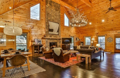 Raccoon Ridge Cabin | Owl Good Lodge | Blue Ridge, Ga