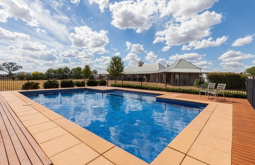 Gulgong Cabin | Owl Head Lodge