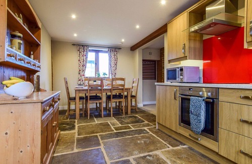 Bidford-on-Avon House | Owl's End at Oosland Barns - sleeps 5 guests in 2 bedrooms