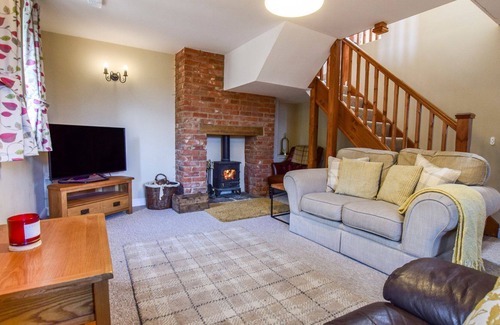 Bidford-on-Avon House | Owl's End at Oosland Barns - sleeps 5 guests in 2 bedrooms