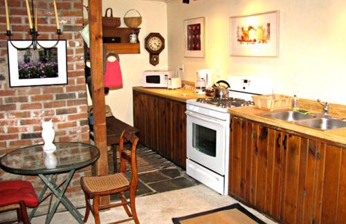 Conway Apartment | Owl's Nest Lodging
