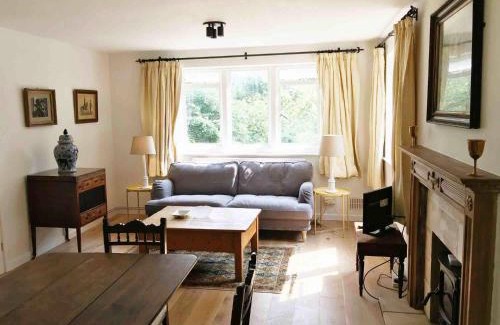 Dursley House | Owlpen Manor Cottages
