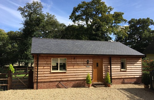Farley Cottage | Owls Lodge - a peaceful retreat for two