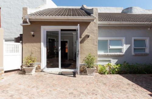 George Apartment | Owls Nest Self Catering