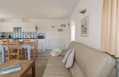 Gorran Cottage | OWLS ROOST, pet friendly, with a garden in Gorran Haven
