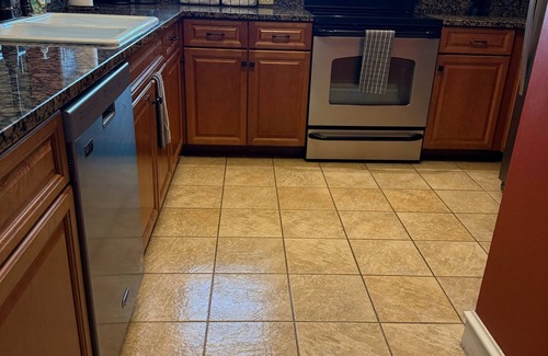 Pigeon Forge Condo | Owner Managed Riverstone Condo/Spacious End Unit/DISCOUNT 7 NTS OR MORE
