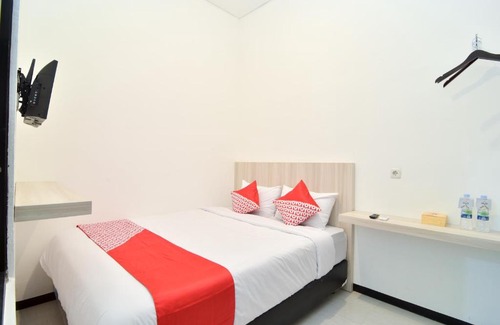 Surabaya Hotel | OYO 1060 Rungkut Mejoyo Selatan