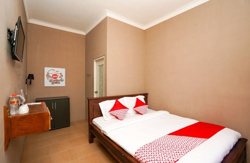 Probolinggo Hotel | OYO 1087 Homestay Potato House