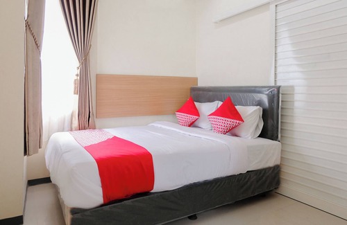Jember Hotel | OYO 1247 Antosa Family Residence