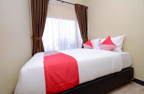 Surakarta Hotel | OYO 1312 Graha Wisata Hotel