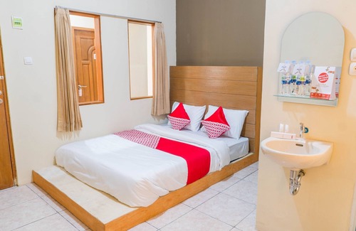Bandung Hotel | OYO 1340 Wisma Alamanda