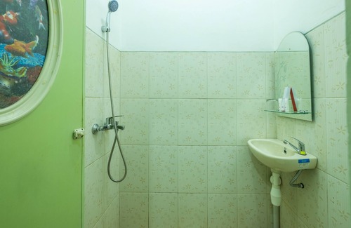 West Cirebon Hotel | OYO 1399 Cemara Residence Syariah