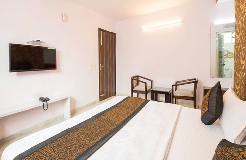 Pitampura Hotel | OYO 14728 Manan Residency