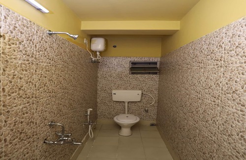 Barrackpore Hotel | OYO 15114 Ivy Hotel